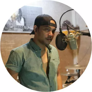 Dek Arya - Musical artist