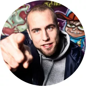 Dekstra Large - Musical artist