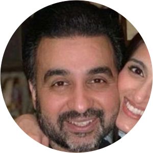 Deleena Kundra photograph