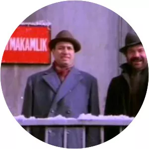 Deli deli küpeli (Deli Deli Küpeli)