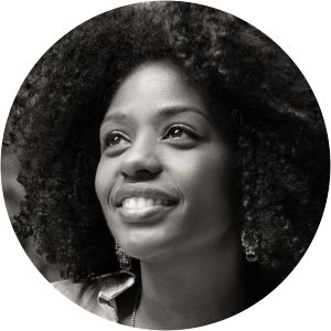 Delia Kenza - TV personality