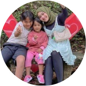 delina bintang aura putri - Lina Jubaedah's daughter