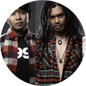 Deni Boym Iskandar - Singer