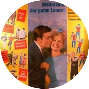 . . . denn die Musik und die Liebe in Tirol (… denn die Musik und die Liebe in Tirol)