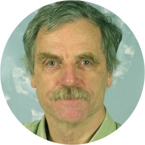 Dennis Bray - Biologist