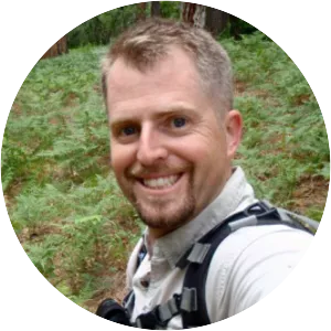 Derek Hansen - Novelist