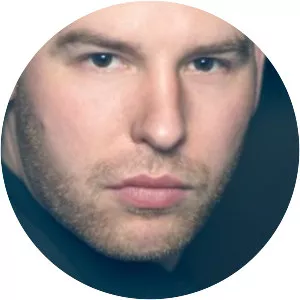 Derek Welton - Singer