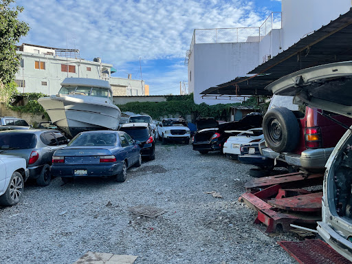 Desabolladura y Pintura Guillermo - Auto bodywork mechanic in Santo Domingo Este, Dominican Republic