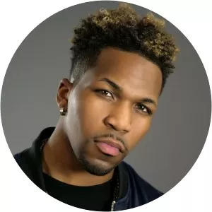 Desmond Dennis - YouTuber