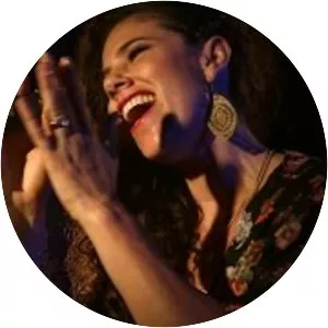 Destani Wolf - Singer