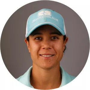 Dewi Claire Schreefel