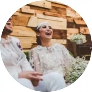 Dewi Syariati photograph