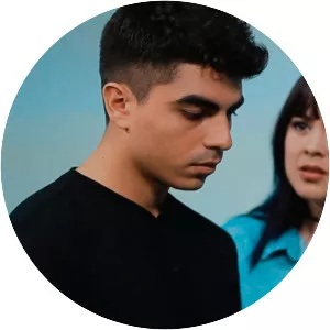 Dezear - Musical artist