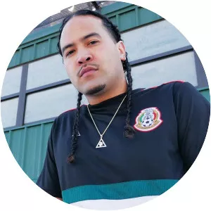 Dezzy Hollow - Musical artist