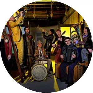 Di Gojim - Musical group