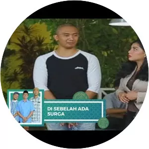 Di Sebelah Ada Surga (Disebelah Ada Surga)