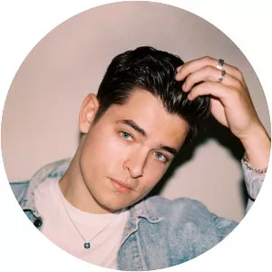 Diamond Pistols - Musical artist