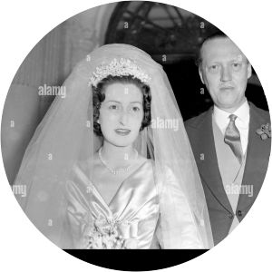 Diana Bowes-Lyon - John Bowes-Lyon's daughter