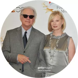 Diana Rhodes - Painter ‧ Barry Levinson's wife