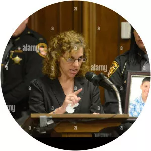 Dina Parmertor - Daniel Parmertor's mother