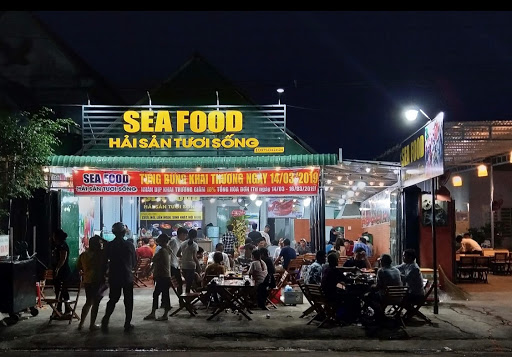 Dinh Quan Night Market - Night market in Vietnam