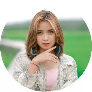 Dini Kurnia - Musical artist