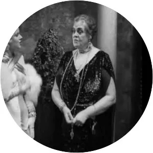 Dinner at Eight - 1933 ‧ Drama/Comedy of manners ‧ 1h 53m