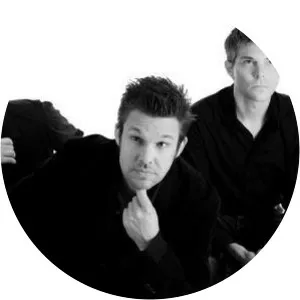 !distain - Musical group