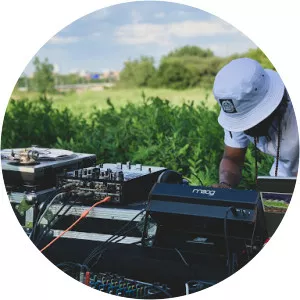 DistantStarr - Musical artist