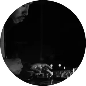 DJ SHOE - Musical artist