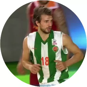 Doğuş Özdemiroğlu