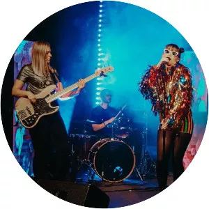 Dollie Demi - Singer