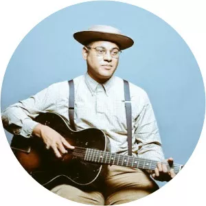 Dom Flemons - American multi-instrumentalist