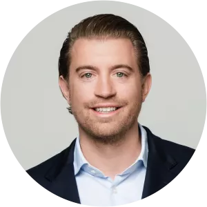 Dominic Briggs - Laura Karasek's husband