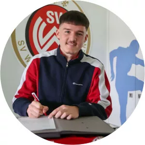 Dominik Bauer - Football player