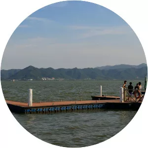Dongqian Lake
