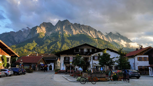 Dorfplatz Untergrainau Bushaltestelle - Bus company in Grainau, Germany
