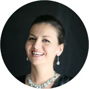 Dóri Behumi - Singer