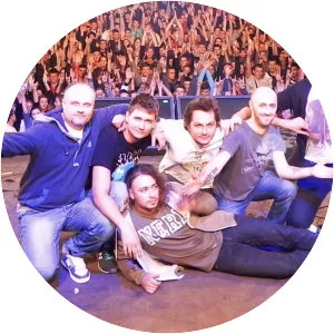 Dorogi Menyayut Tsvet