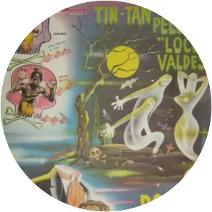 Dos fantasmas y una muchacha