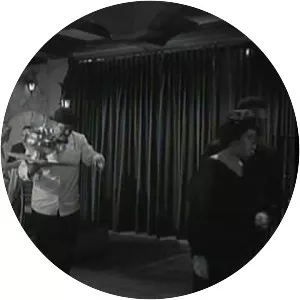 Dos meseros majaderos - 1966 ‧ Comedy ‧ 1h 25m