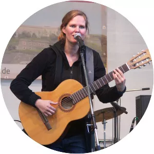 Dota Kehr - Singer-songwriter