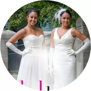 Double Wedding - 2010 ‧ Drama/Romance ‧ 1h 29m