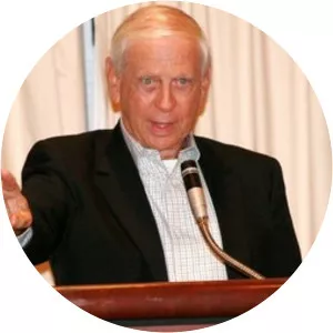 Doug Barfield - American football player