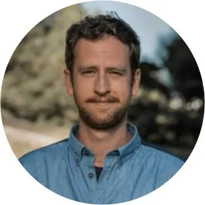 Douglas Cushnie - Director