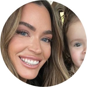 Dove Mellencamp Arroyave photograph