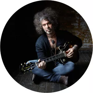 Doyle Bramhall II