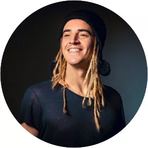 dre guazzelli - Musical artist