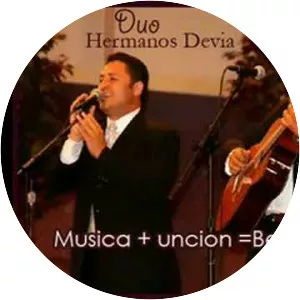 Duo Hermanos Devia