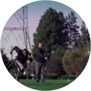 dUSTIN tAVELLA - Musical artist